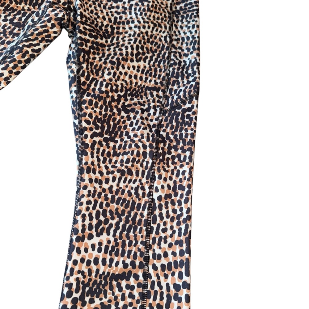 Move Theology Printed Leggings with Scoop Pockets Women's Sz Large NWOT - Picture 4 of 7